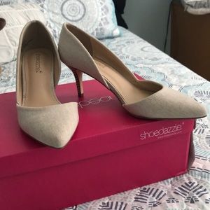 Tan (linen) pumps